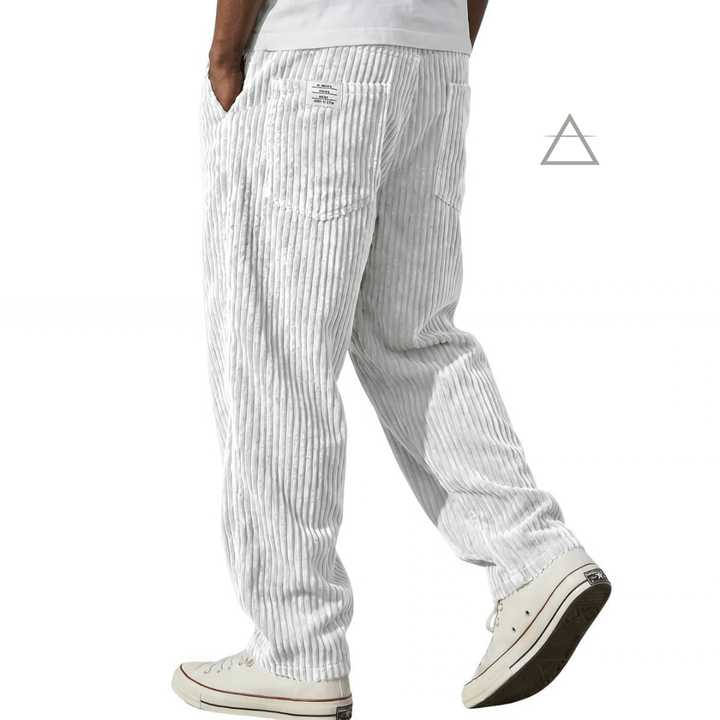 Pantalon Jules pour homme en velours côtelé blanc cassé, à coupe ample et taille élastiquée avec cordon de serrage.⠋