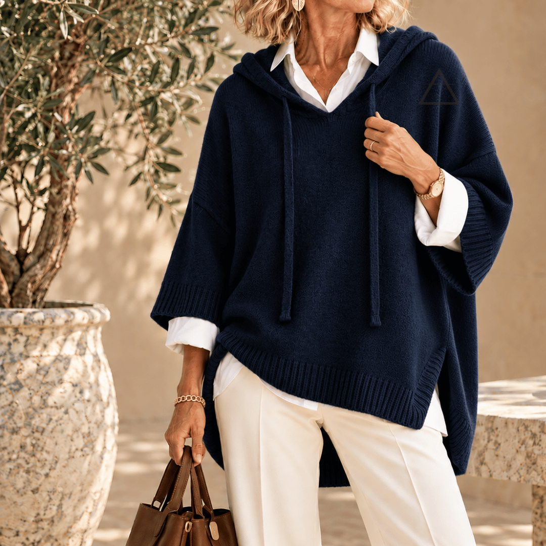 Clémence — Poncho en maille à capuche